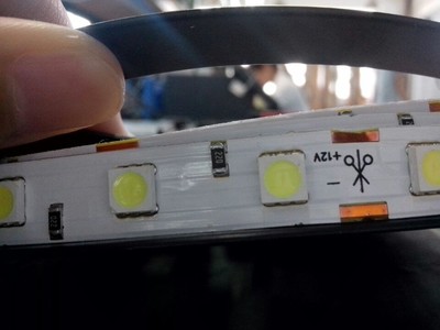 【工廠直銷(xiāo)特價(jià)LED軟燈條,12v 5050 60 單芯 白光,外貿(mào)出口】?jī)r(jià)格,廠家,圖片,室內(nèi)裝飾燈,深圳市永佳誠(chéng)光電科技-